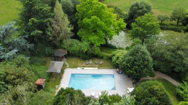 Chambres D'Hotes Les Vignes Montcet Luaran gambar